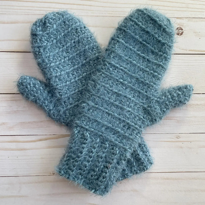 QuietJoy hand-crocheted mittens, blue green