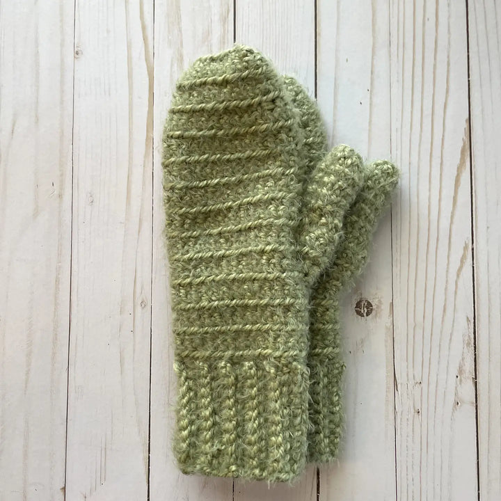 QuietJoy hand-crocheted mittens, green