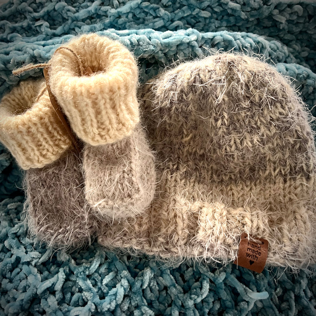 Hand knit hat and booties, newborn