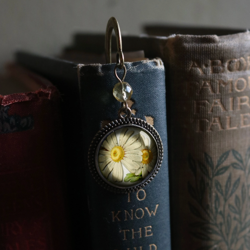 Summer Daisy Bronze and Glass Cabochon Bookmark